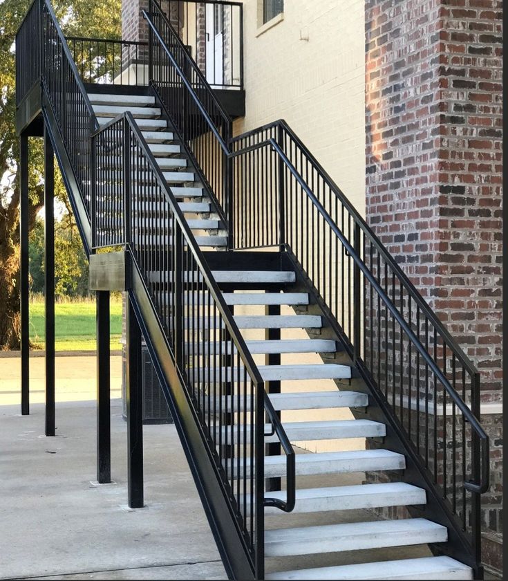 اعمالنا في السلالم والدرابزينات