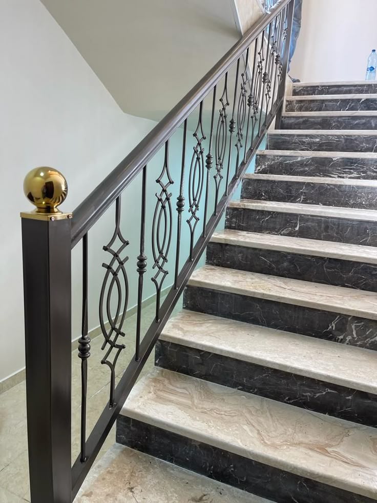 اعمالنا في السلالم والدرابزينات