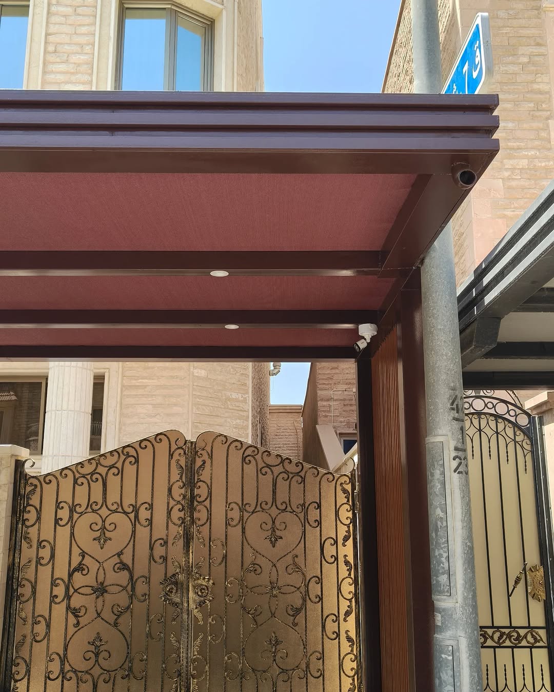 تركيب مضلات في حدائق المنازل يحسب طلب العميل