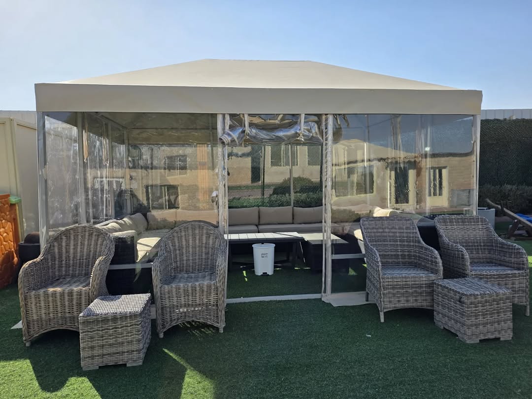 تركيب مضلات في حدائق المنازل يحسب طلب العميل