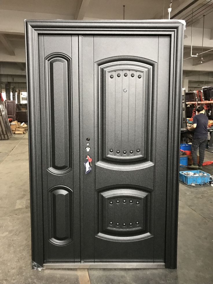 ابواب حديثة بنضام امني قوي