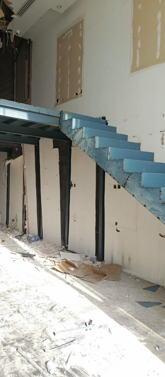 بداية عمل حديد